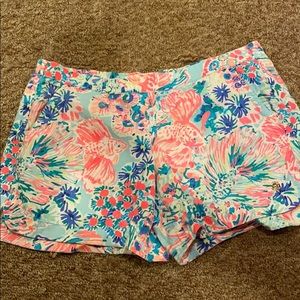 Elastic waist Lilly Pulitzer shorts!